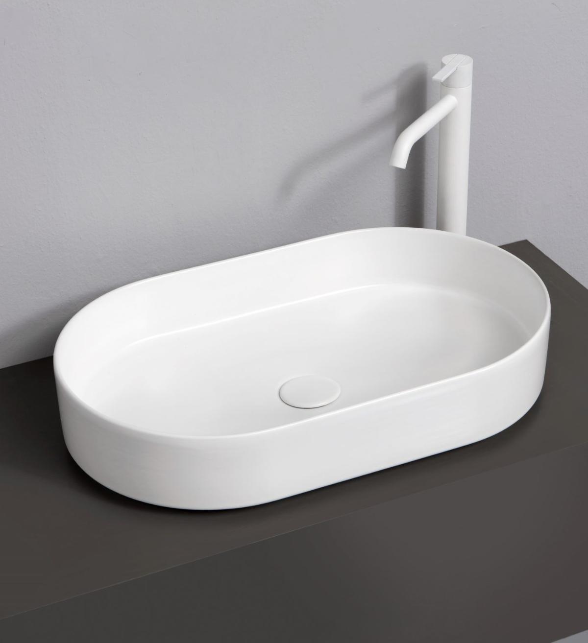 White Ceramic Blade W052705 Раковина овальная накладная 60x36 цвет черный матовый