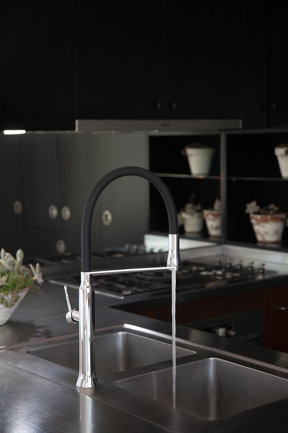 Ramon Soler Смеситель для кухни с магнитным держателем и гибким изливом KITCHEN MAGNET 386801MA хром
